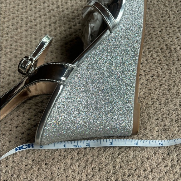 Gorgeous silver glitter wedge sandals - Picture 6 of 6